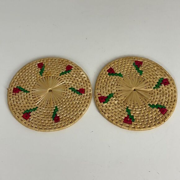 2 VTG Wicker Strawberry Trivets 7” - Picture 1 of 7